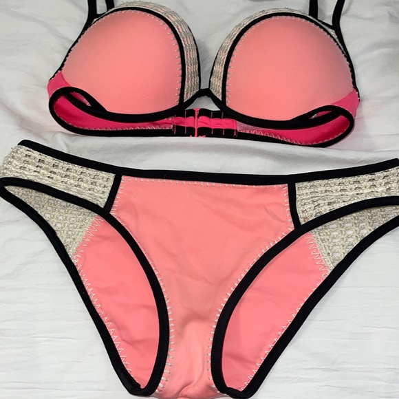 VS bikini - Picture 1 of 3